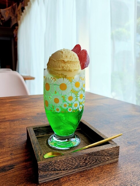 【436】薔薇ビーズのマクラメリング　ミント×カフェオレ×アマゾナイトグリーン 北欧to レトロ日和のご予約 - 羽間/カフェ | 食べログ