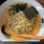 ニューラーメンショップ - 脂少なめにするのを忘れていました。
