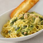 進々堂 - パスタ　ほうれん草とベーコンのカルボナーラ