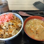 吉野家 - 料理写真:牛丼と豚汁