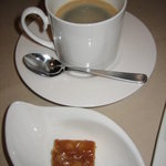 レヴェイヨン - コーヒーとサービスのスイーツ