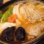 Ajigyouza Semmon Ten Ajibugyou - ピリッと辛い。特製ピリ辛出汁に鶏肉と餃子とたっぷり野菜が入った逸品