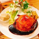あおみどり - チーズハンバーグに目玉焼きトッピング