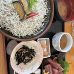 安芸しらす食堂 - シラス丼