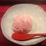 串かつ あーぼん - イチゴアイス