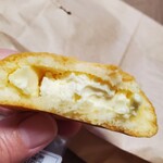 菓子工房 和楽 - チーズ餡かと思ったらクリームチーズそのまんま！