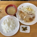 レストラン音楽館 - 料理写真:ランチ　ロースしょうが焼セット　900円