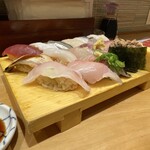日本橋 すし 釣りきん - 赤酢を使っています。