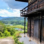 炉場 - 高台にお店は有ります。