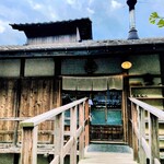 炉場 - お店の入口