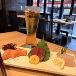 おでんと魚料理と日本酒 栄 - お造り3種