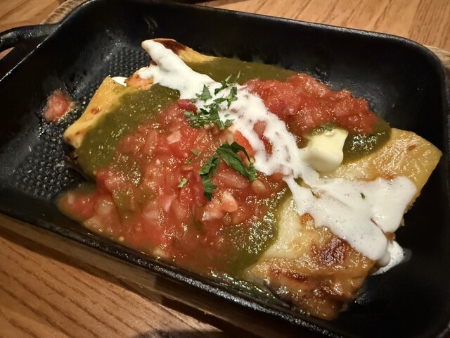 LAS DOS CARAS MODERN MEXICANO Y TACOS （ラスドスカラス モダン