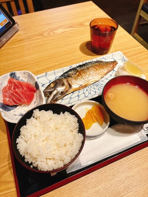 マグロ専門居酒屋 とろ屋 銀座インズ店 （【旧店名】花の響）のご予約