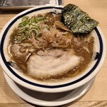 玉 - 料理写真:らーめん1020円