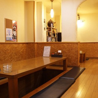 落ち着いた雰囲気の店内