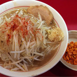 千里眼 - ラーメン麺半分ニンニクアブラカラアゲ別で 730円 