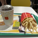 マクドナルド - ドリンク写真:■マックフライポテトL¥440
■マスタードソース¥60
■コカコーラゼロM¥320