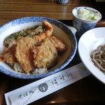 はせ川 - イカと野菜の天丼そばセット