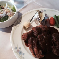 くいしんぼー山中 - 2015年4月。Ｂランチ（1800円）はカツレツ。