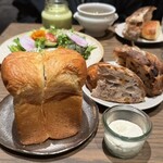 RACINES Boulangerie & Bistro - 
