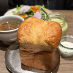 RACINES Boulangerie & Bistro - 