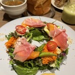 RACINES Boulangerie & Bistro - 