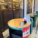 酒飯処さつき - テラス席では商店街の雰囲気を感じながら楽しめます★