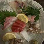 長州居酒屋 とも - 刺身盛り合わせ
