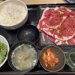 中華＆モンゴル料理 郷 - ラム肉ランチ