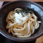 讃岐製麺 - ぶっかけ（並・冷）天かすとネギをトッピングする前です