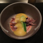 初音屋 - 先付けはホタルイカの酢味噌和え。