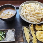 武蔵野うどん 竹國 - 料理写真:クリーミーカレーうどん（中盛）