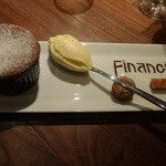 フィナンシェ - アラカルト　熱々チョコレートのスフレとグランマニエのジェラート　