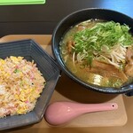 麺のみなみ - 料理写真: