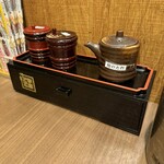 名代 宇奈とと - 料理写真:卓上