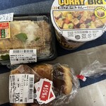 オーケー - ロースかつ重、カップヌードルカレーBIG、ミニウインナーロール