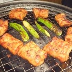 Yokohama Yakiniku Shokudou - トンコロホルモン(焼き)