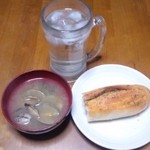 サンドッグイン　神戸屋 - チューハイ、そしてあさりの味噌汁とともに