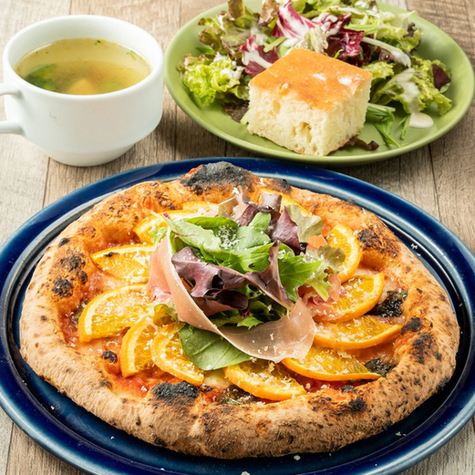薪窯 PIZZA・CAFE NORTH GARDEN 万博公園店 （薪窯ピッツァ・カフェ