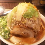 道頓堀ラーメン豪竜 - 野菜メガ盛り！やばすぎる位の高さ（笑）
