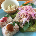 カナカロカ - 鎌倉プレート ドリンク付き
                                ローズヒップご飯と豚しゃぶサラダ♪