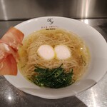 黄金の塩らぁ麺 ドゥエ イタリアン - 