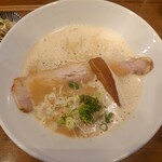 ラーメン ロケットキッチン - トリパイタン醤油♪