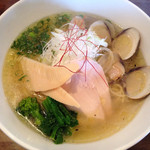 麺や ハレル家 - 【期間限定】
      蛤そば
      950円