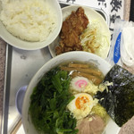 味乃 大久保 - 海老塩ラーメンほうれん草トッピング唐揚げ定食