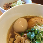 煮干しそば 虎愼 - 味玉煮干ラーメンと炙りチャーシュー丼