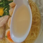 ラーメン河 - 見よ❗この黄金色のsoupを～‼️