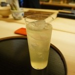 京しずく - ゆずを炭酸で割ったものです。ゆずが濃くて美味しい