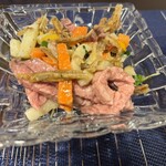 RF1 - 料理写真:揚げごぼうとローストビーフのサラダ