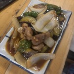 大衆酒場BEETLE - カシラ野菜炒め　これはチビチビとつまむのにうってつけ